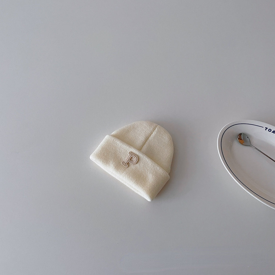 Wholesale Acrylic Simple Letter P Knitted Cap